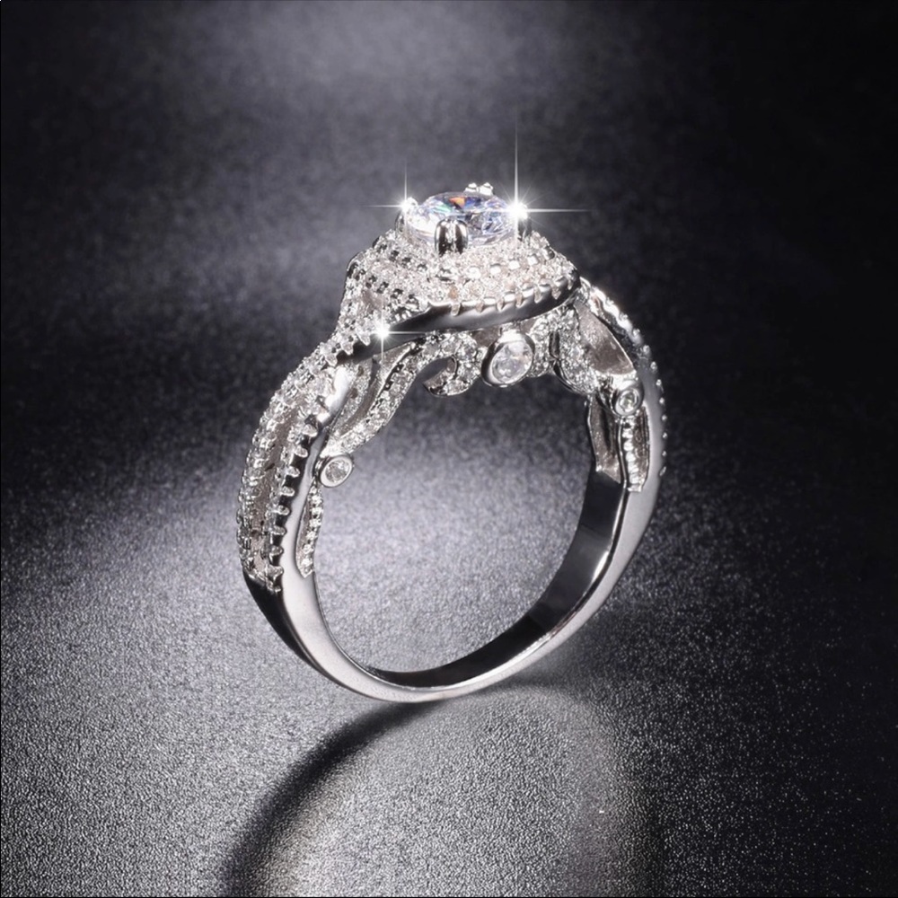 New 18k gold vantage style engagement wedding ring